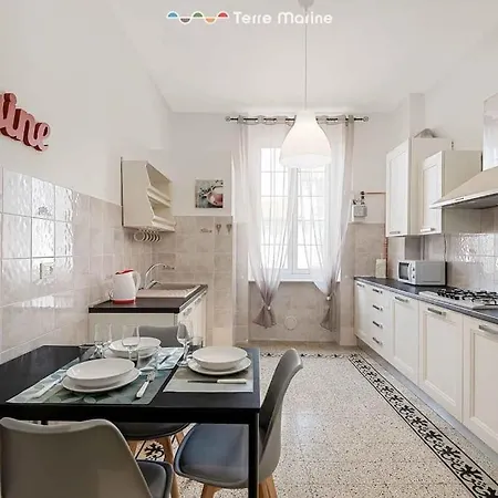 Easy Breezy, Terremarine *